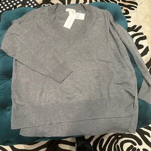 Treasure & Bond Gray V-Neck Women's Sweater
